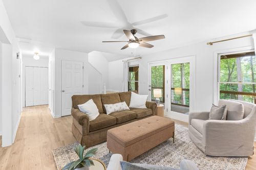 140 Huntington Dr S, Winchester, TN, 37398-3856 | Card Image