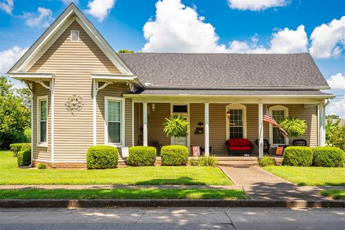 318 W 7th St, Russellville, KY, 42276-1422 | Card Image