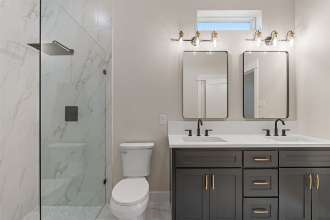 912 Tree Dr, House other with 3 bedrooms, 2 bathrooms and null parking in Granbury TX | Image 25