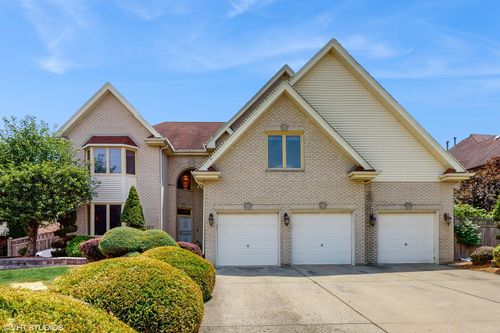 11 Carrington Ct, Hazel Crest, IL, 60429-2516 | Card Image