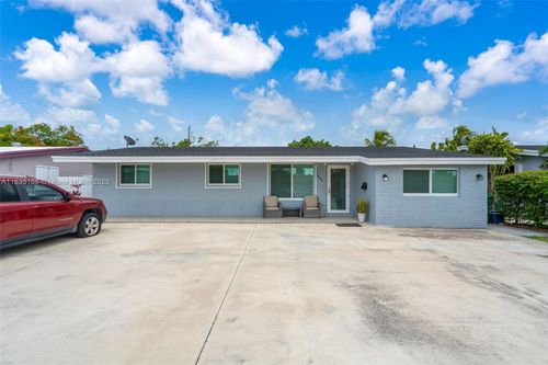 7642 Venetian St, Miramar, FL, 33023-2518 | Card Image