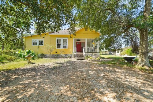 855 County Road 15, Damon, TX, 77430-8644 | Card Image