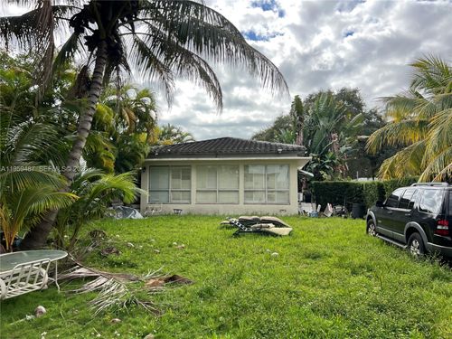 7715 Ne 5th Ave, Miami, FL, 33138-5038 | Card Image