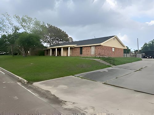 2304 Larry Dr, Port Lavaca, TX, 77979-4510 | Card Image