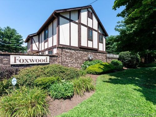 102-102 Foxwood Close, Milford, CT, 06461-2732 | Card Image