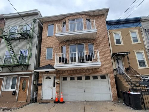 1-11 Wallis Ave, Jersey City, NJ, 07306-6415 | Card Image