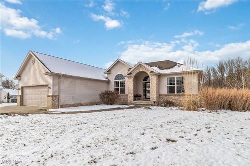 6120 Gailway Dr, Oakwood Village, OH, 44146-3160 | Card Image