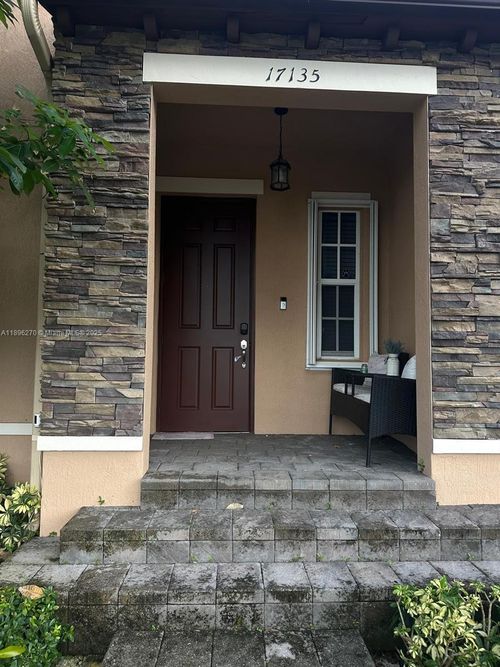 17135 Sw 96th St, Miami, FL, 33196-4761 | Card Image