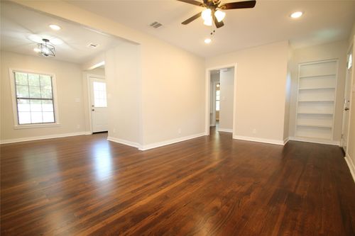 4236 Lisbon St, Fort Worth, TX, 76107-6419 | Card Image