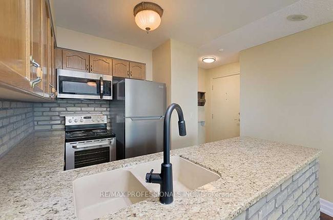 1203 - 2121 Lake Shore Blvd W, Condo with 1 bedrooms, 1 bathrooms and null parking in Etobicoke ON | Image 13