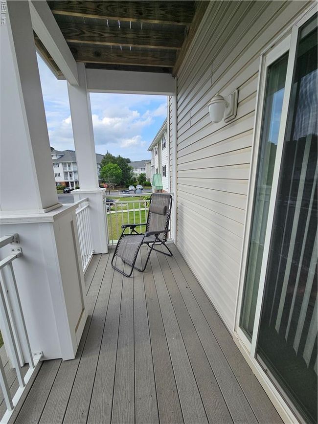 Balcony | Image 24