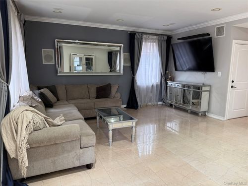 65 168th St, Fresh Meadows, NY, 11365-1941 | Card Image