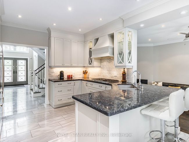 70 Colonel Bertram Rd, House other with 6 bedrooms, 5 bathrooms and 4 parking in Brampton ON | Image 9