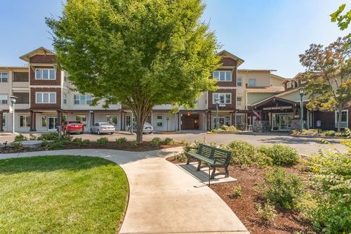 943 Mountain Meadows Cir, Ashland, OR, 97520-9117 | Card Image