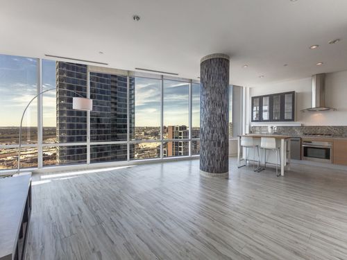 apt-2301-2430 Victory Park Ln, Dallas, TX, 75219-7607 | Card Image