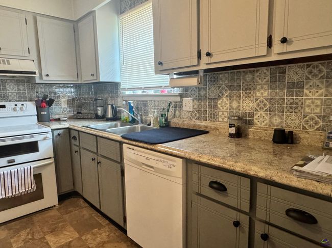 124 Stonehedge Dr, Condo with 2 bedrooms, 1 bathrooms and null parking in Warner Robins GA | Image 5