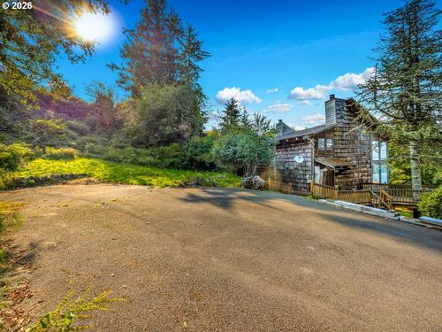 907 5th St, Astoria, OR, 97103-4803 | Card Image