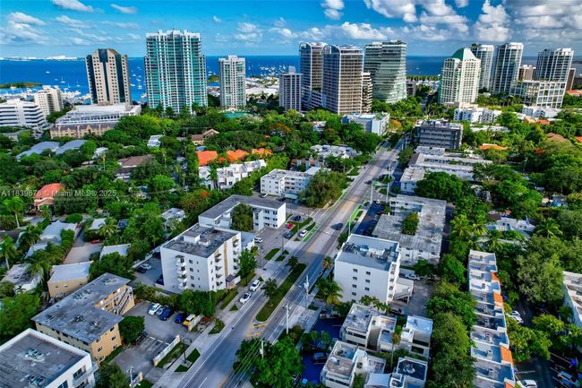 APT-402 - 3051 Sw 27 Th Ave, Condo with 1 bedrooms, 1 bathrooms and null parking in Miami FL | Image 26