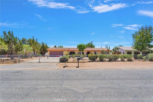 14747 El Cariso Rd, Victorville, CA, 92392-9141 | Card Image
