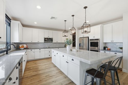 2830 E Pearl St, Mesa, AZ, 85213-2016 | Card Image