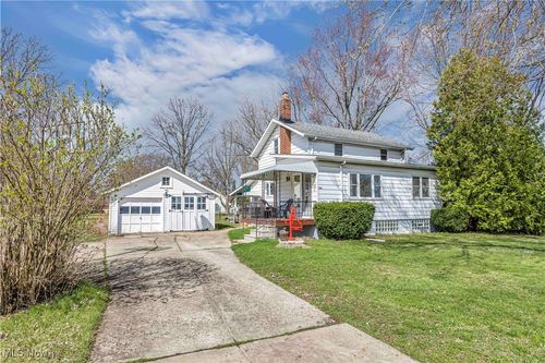 994 Lake Breeze Rd, Sheffield Lake, OH, 44054-2024 | Card Image