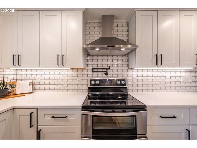 2677 Chad Dr, House other with 3 bedrooms, 2 bathrooms and 2 parking in Eugene OR | Image 18