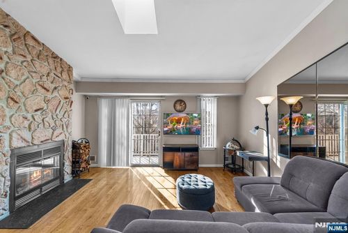 753 Summer, Newark, NJ, 07104 | Card Image