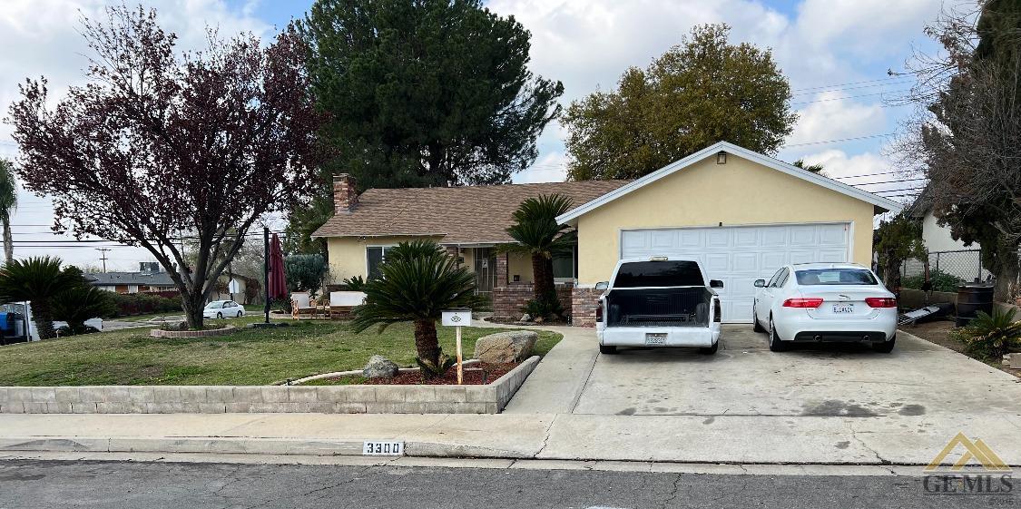 Pasadena St, Bakersfield, CA 93306