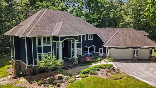 6311 Cobblestone Ln, Dexter, MI, 48130-8423 | Card Image