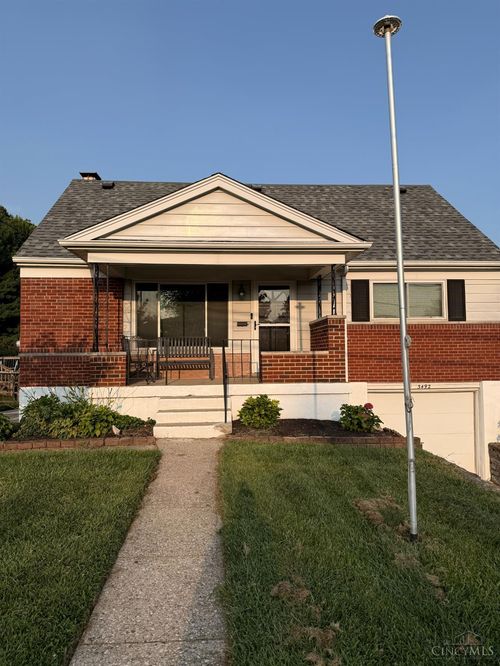 3492 Moonridge Dr, Cincinnati, OH, 45248-4238 | Card Image