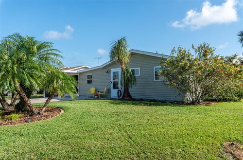 26608 Bermuda Drive, TAVARES, FL, 32778 | Card Image