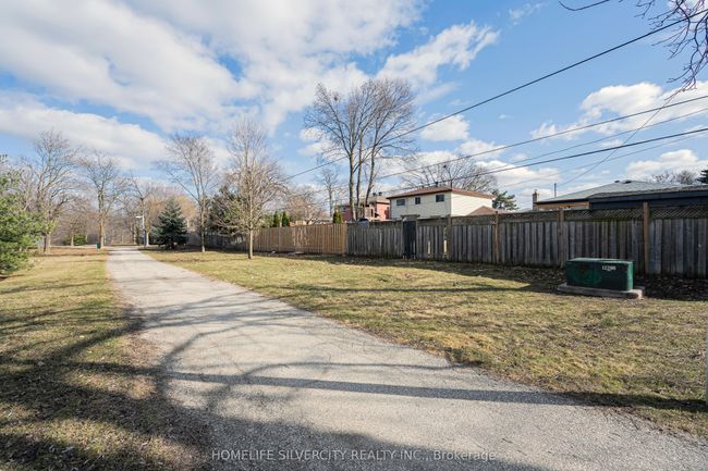 72 Brookland Dr, House other with 5 bedrooms, 4 bathrooms and 4 parking in Brampton ON | Image 43