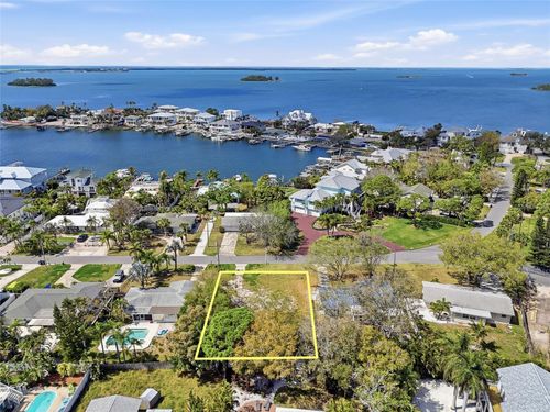 216 Shore Dr, Palm Harbor, FL, 34683-5440 | Card Image