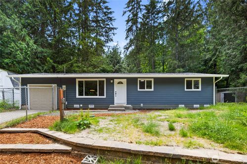 8982 Wyvern Dr Se, Port Orchard, WA, 98367-9054 | Card Image