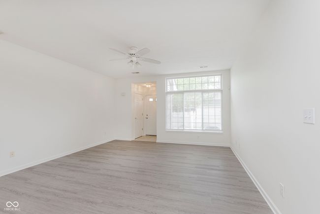 8422 Enclave Blvd, Condo with 2 bedrooms, 3 bathrooms and null parking in Fishers IN | Image 6