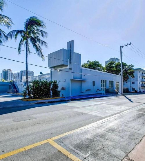 555 Jefferson Ave, MIAMI BEACH, FL, 33139-6302 | Card Image