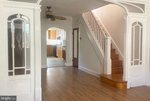 2418 S Warnock St, PHILADELPHIA, PA, 19148-3636 | Card Image