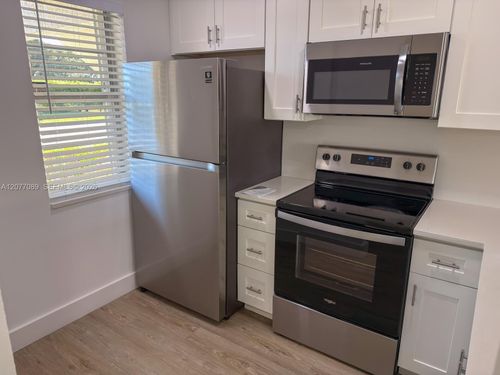 14d-9937 Three Lakes Cir, Boca Raton, FL, 33428-6206 | Card Image