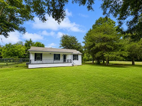 700 County Road 4122, Campbell, TX, 75422-1216 | Card Image