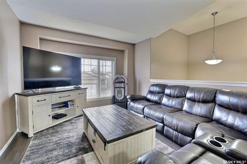 33-4425 Nicurity Dr, Regina, SK, S4X0E6 | Card Image
