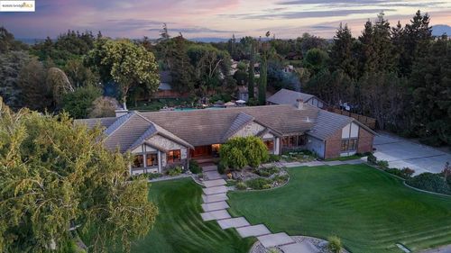 2960 Almondwood Pl, Oakley, CA, 94561-1701 | Card Image