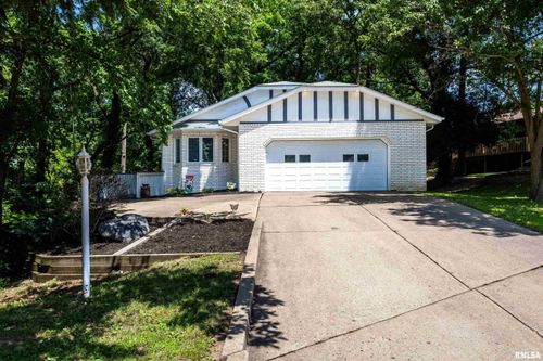 885 47th Ave, East Moline, IL, 61244-4264 | Card Image