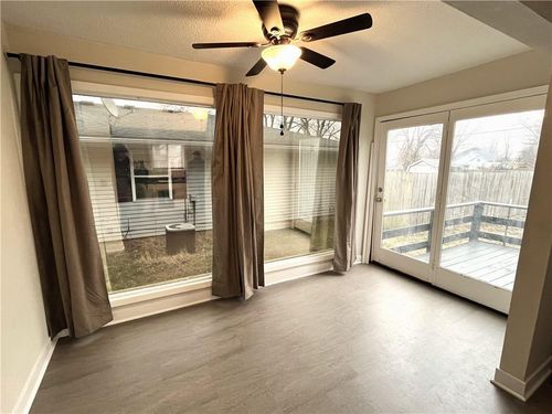 726 E 4th St, Sedalia, MO, 65301-4606 | Card Image