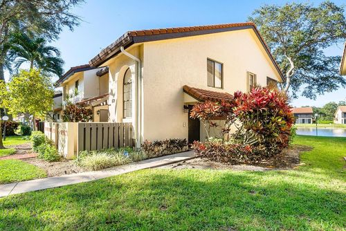 202-10423 S Circle Lake Dr, Boynton Beach, FL, 33437-3484 | Card Image