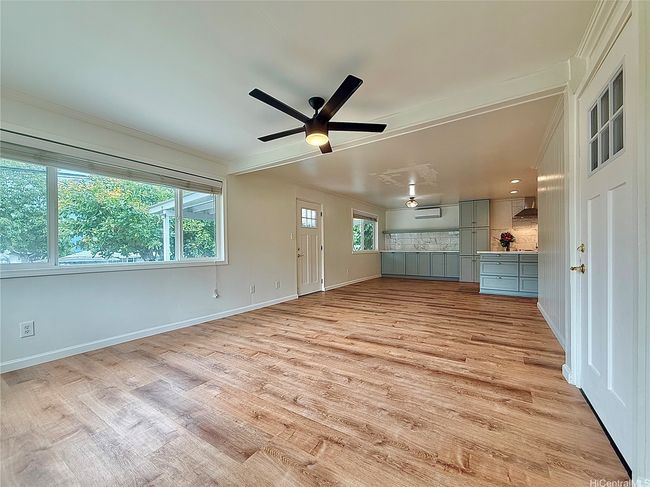 lots of natural light, new windows | Image 10
