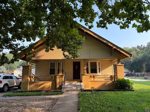 620 Hockaday St, Council Grove, KS, 66846-1812 | Card Image