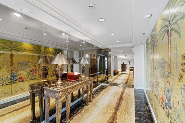 Guest entrance to the lobby and 24 hour concierge. | Image 36