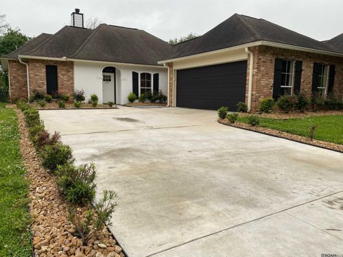 1179 Springlake Dr, Baton Rouge, LA, 70810-7051 | Card Image