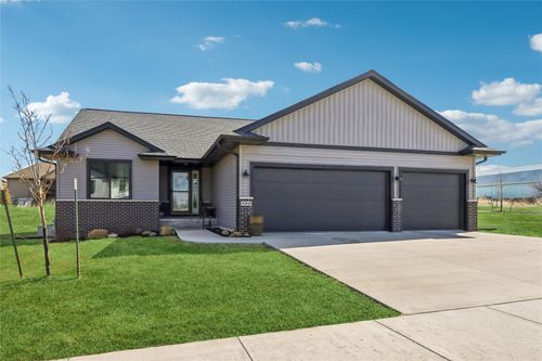 980 Aiden Street, Iowa City, IA, 52245 | Card Image