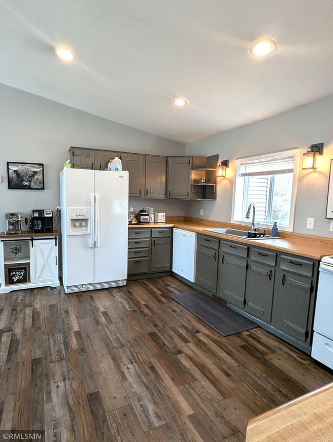 Nice and open | Image 10